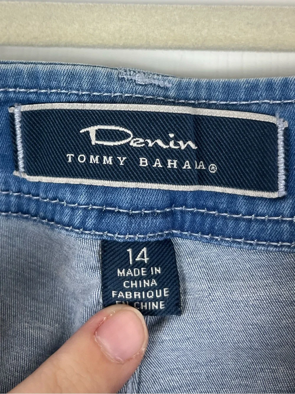 Tommy Bahama Denim Fade Away Wash Clam Digger Shorts Sz 14 Bermuda Modest